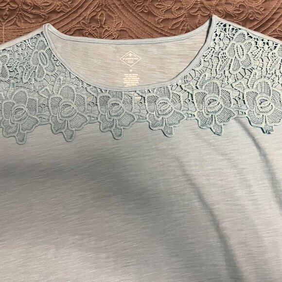 St John's Bay (Ladies) Short Sleeve Knit Top w/Lace Embellishment / Size M - Picture 5 of 7